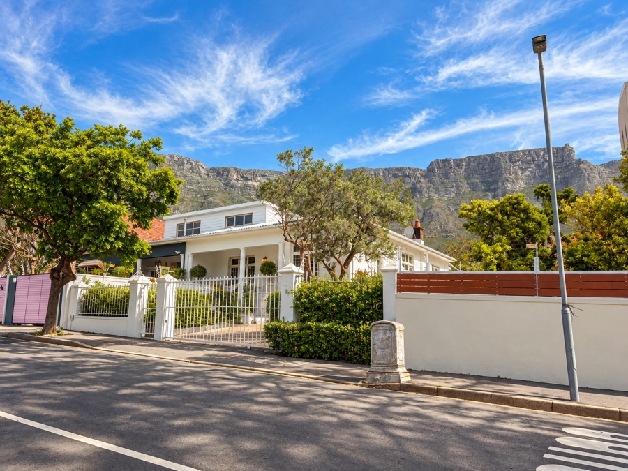 3 Bedroom Property for Sale in Vredehoek Western Cape